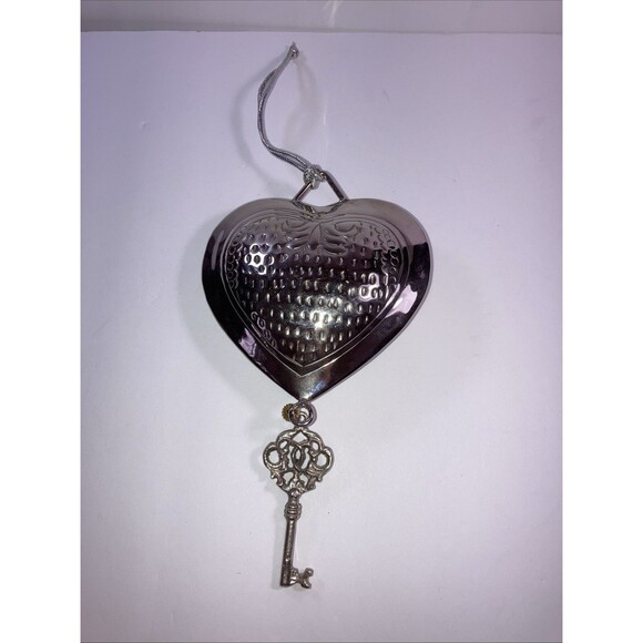 Vintage Chrome Plated Heart Shaped with Key with Brass/Gold Keyhole Ornament - Picture 4 of 6